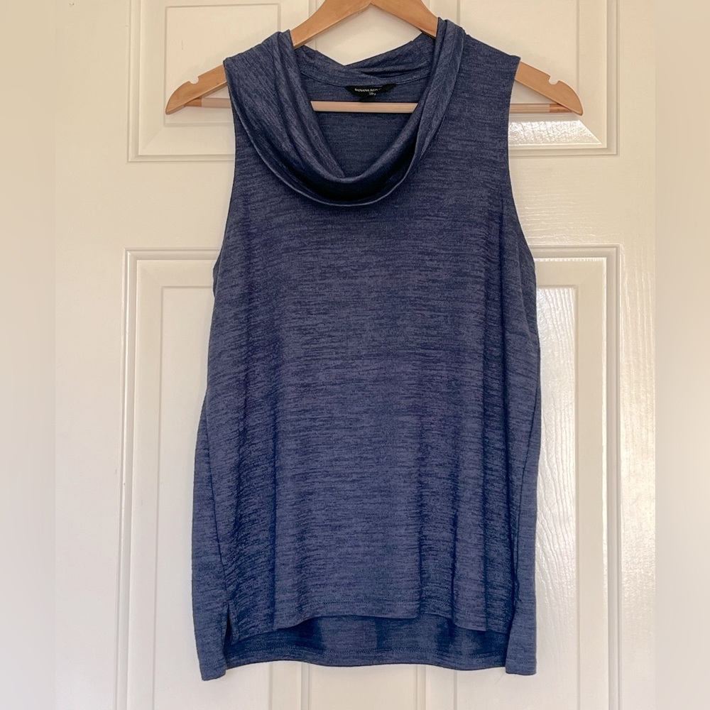 Banana Republic sleeveless navy blue shirt size S